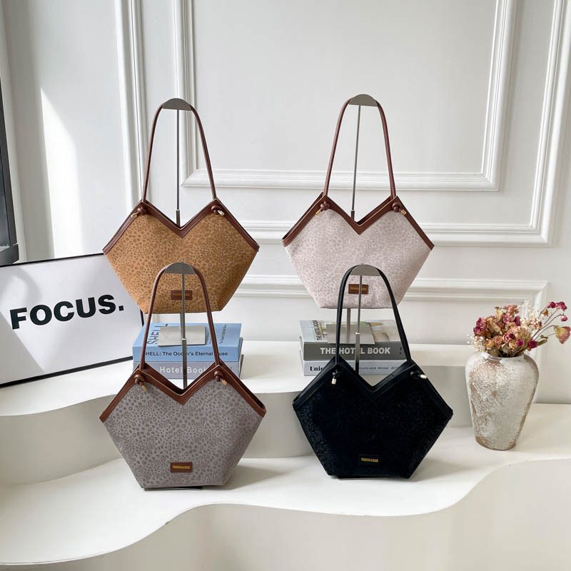 Sac épaule forme cœur imprimé léopard, 4 coloris