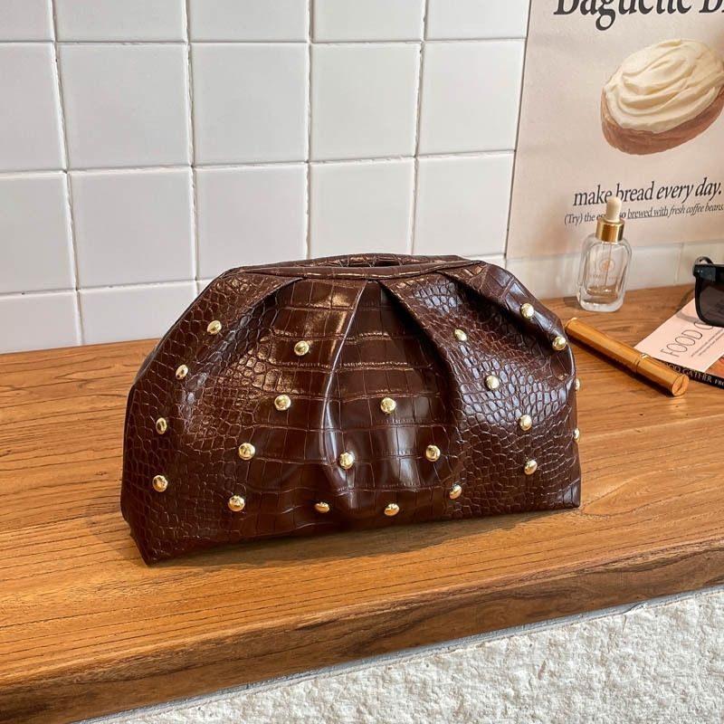 Pochette Cloutée Effet Croco