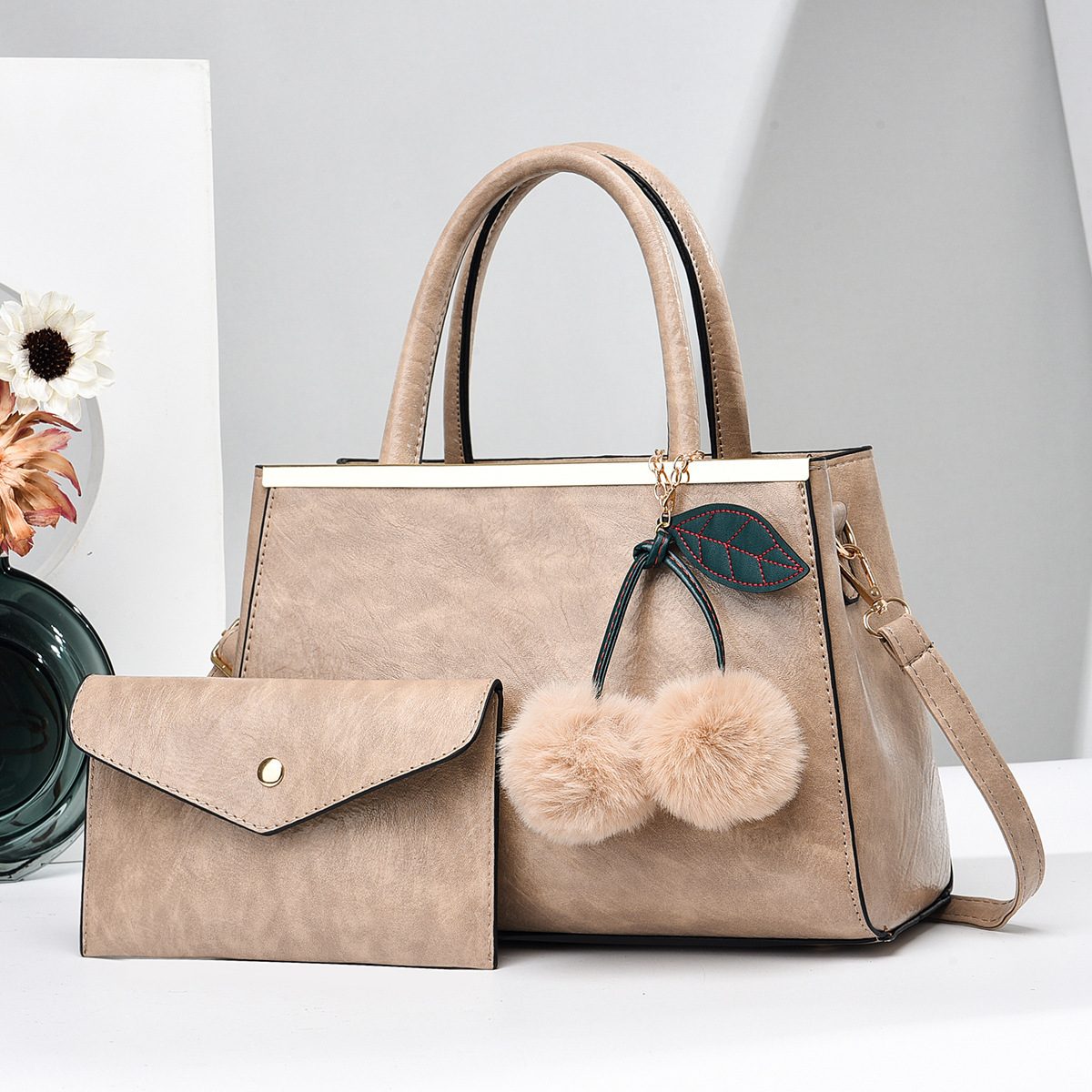 Ensemble sac à main et pochette, pompons cerise, 8 coloris
