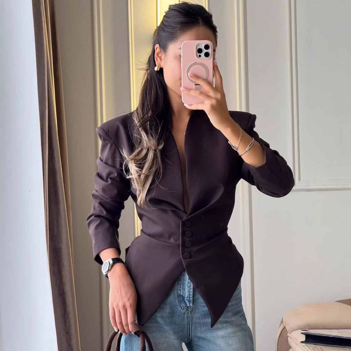 Veste blazer cintrée à col profond et boutons décalés, 4 coloris
