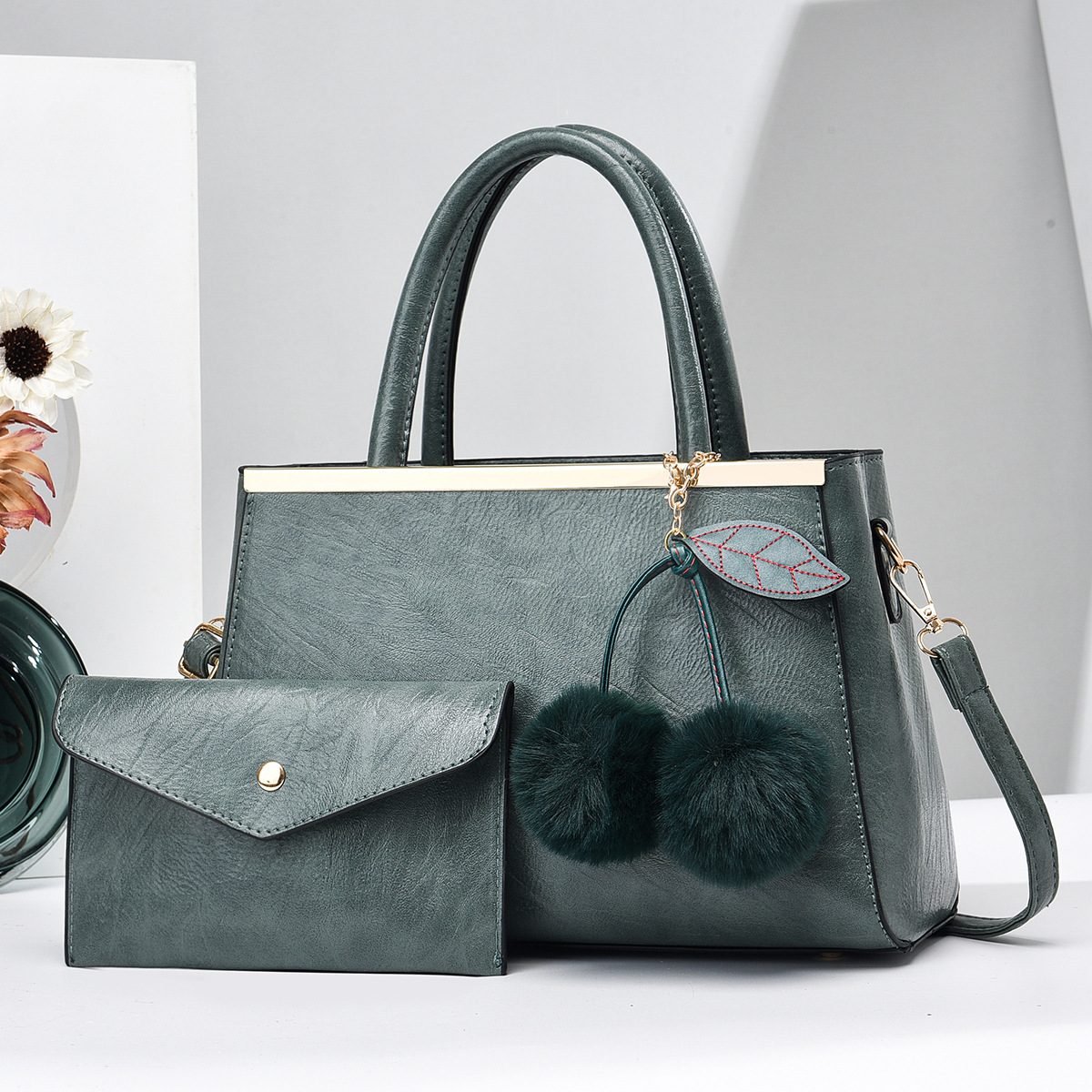 Ensemble sac à main et pochette, pompons cerise, 8 coloris