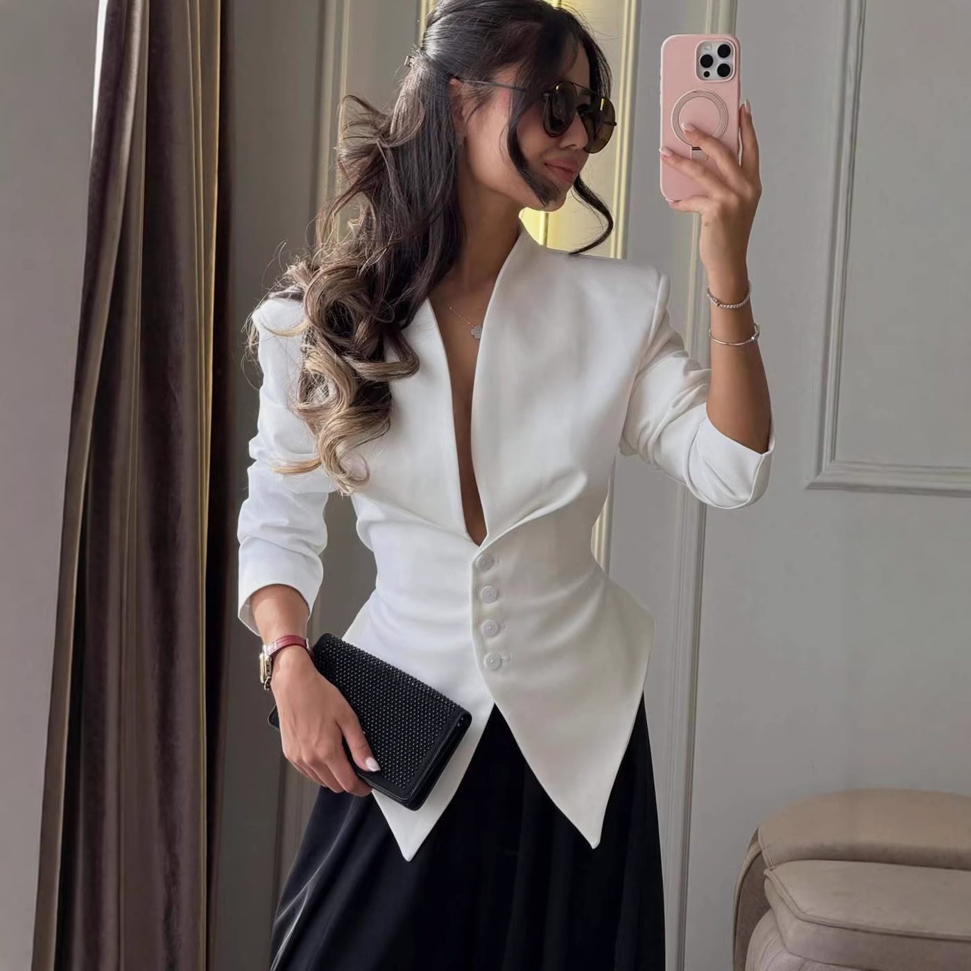 Veste blazer cintrée à col profond et boutons décalés, 4 coloris