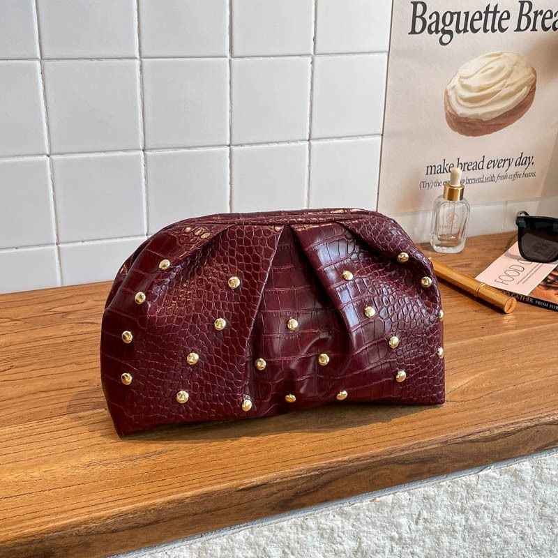 Pochette Cloutée Effet Croco